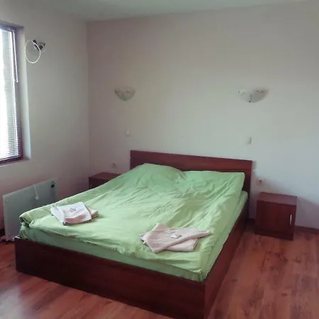 Ganz Real Estate Sarafovo 1 Apartment *